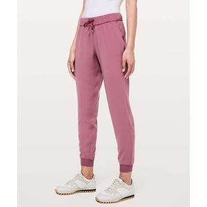 Lululemon On The Fly Jogger Pants Misty Merlot
